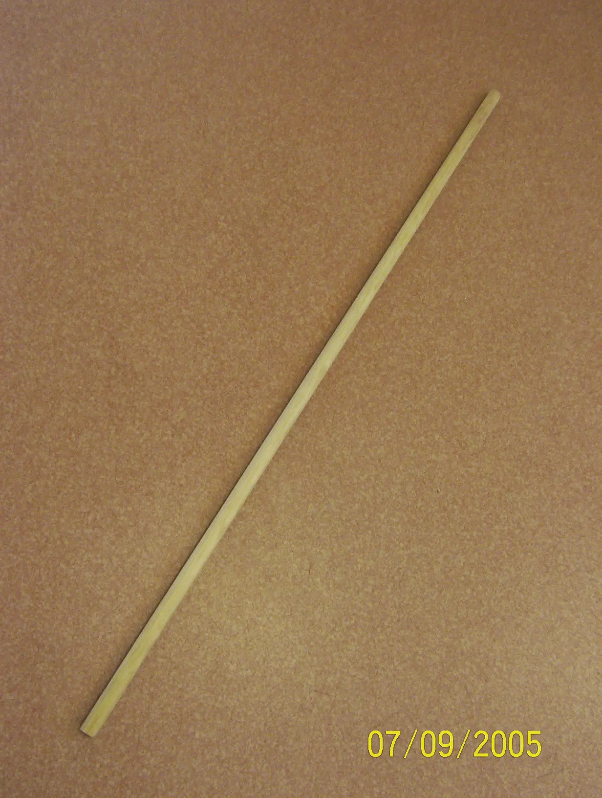 MANCHE BOIS BRUT 1M24 A VIS ET ACCROCHE PLASTIQUE - 3035 - RLS DOMERGUE 1 MANCHE BOIS BRUT 1M24 A VIS ET ACCROCHE PLASTIQUE - 3035 - RLS DOMERGUE