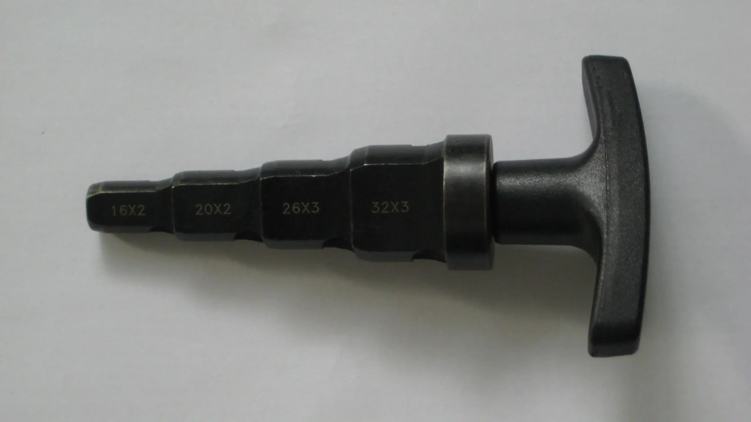 CALIBREUR EBAVUREUR BRUNI 16X2-20X2-26X3-32X3MM - 703 - RACODON 1 CALIBREUR EBAVUREUR BRUNI 16X2-20X2-26X3-32X3MM - 703 - RACODON