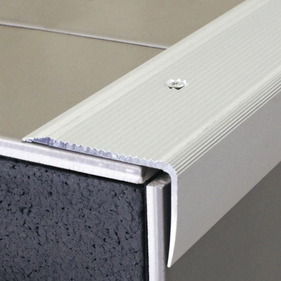 NEZ DE MARCHE 3T PERCE ALU NATUREL 55X32MM/3M - DINAC - 0624110 1 NEZ DE MARCHE 3T PERCE ALU NATUREL 55X32MM/3M - DINAC - 0624110